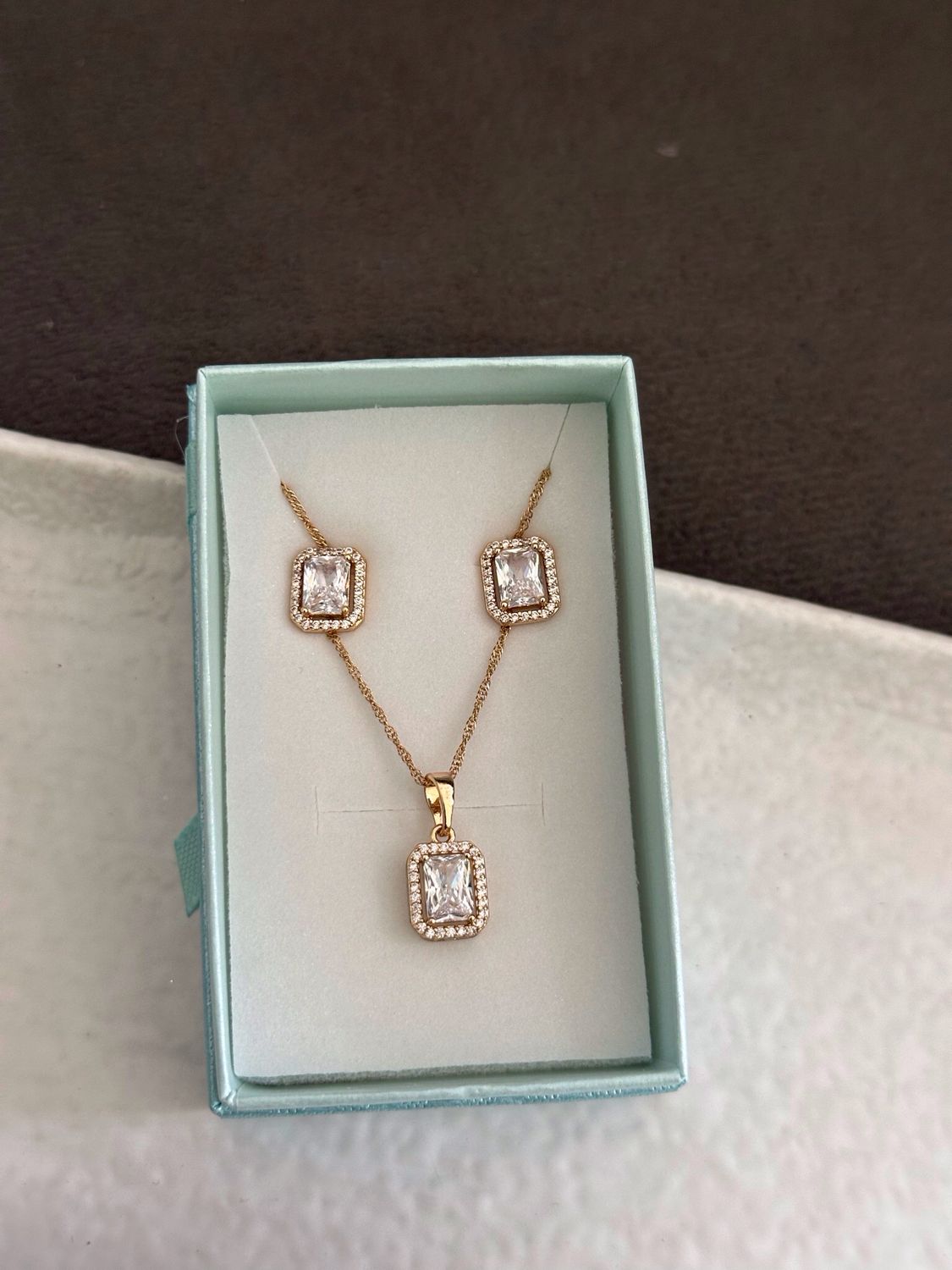 3042 Rosette Rose Gold Necklace