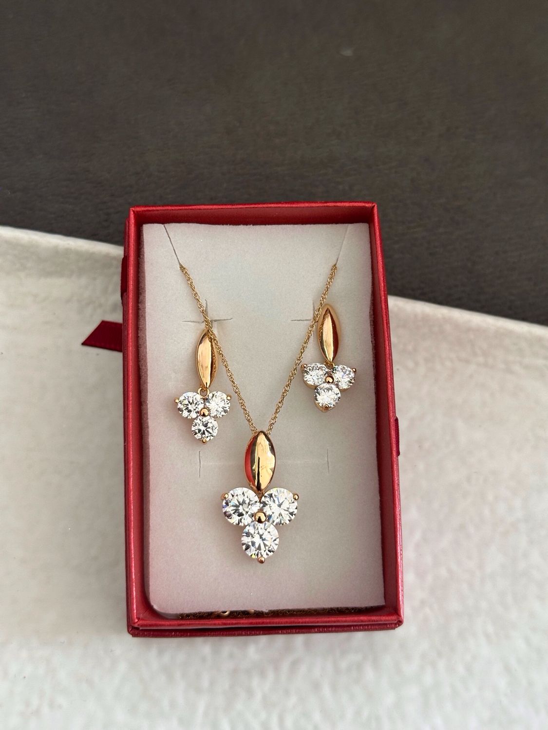 3042 Rosette Rose Gold Necklace