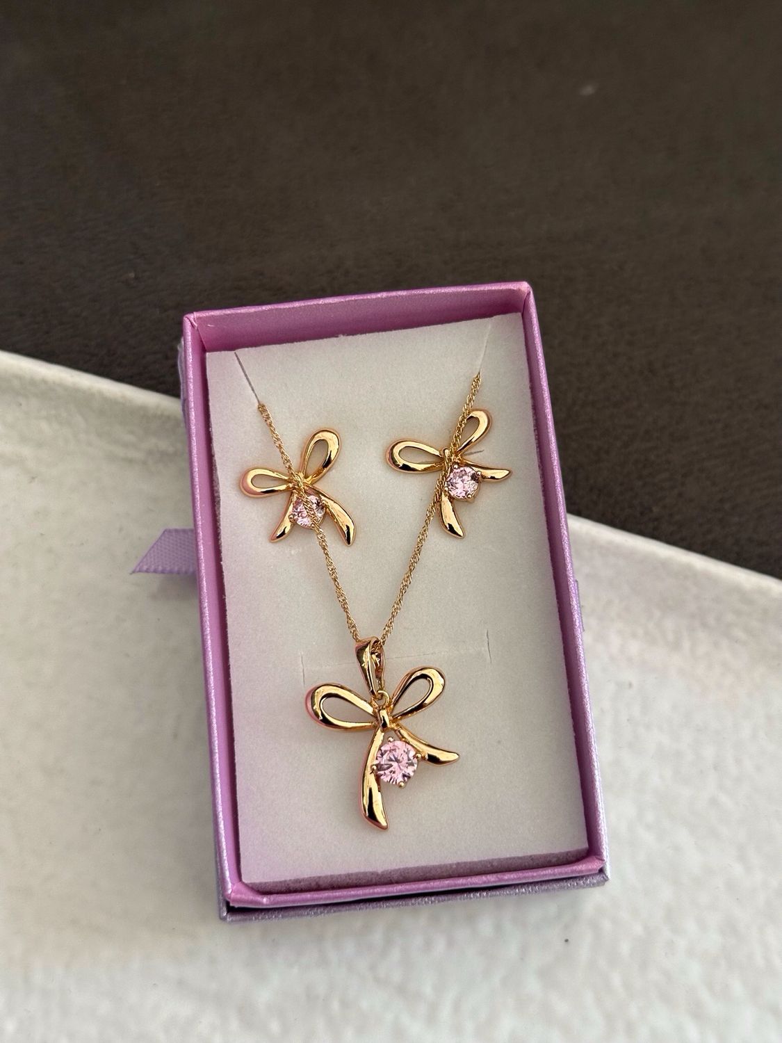 3042 Rosette Rose Gold Necklace