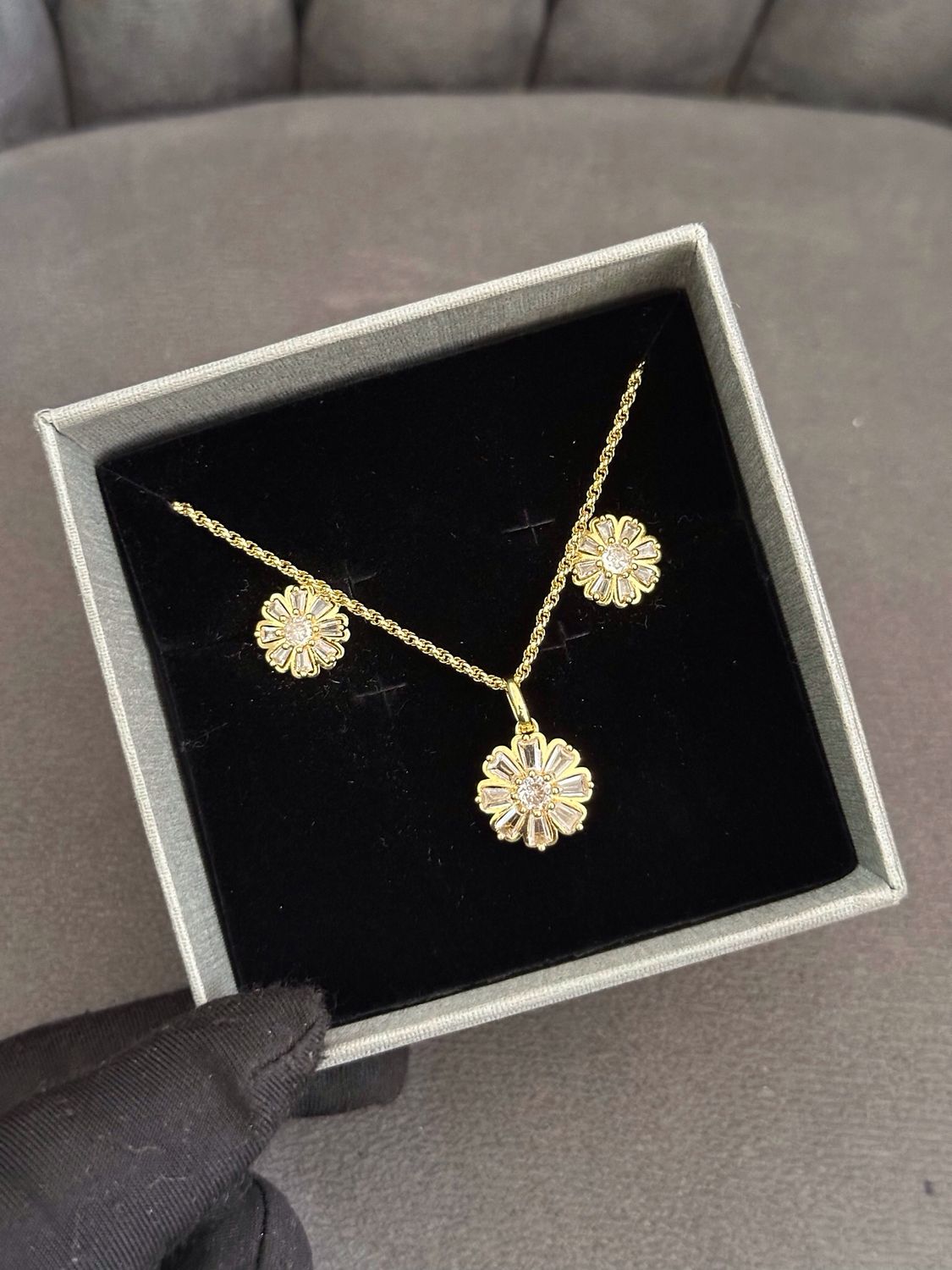 English Gold Necklace