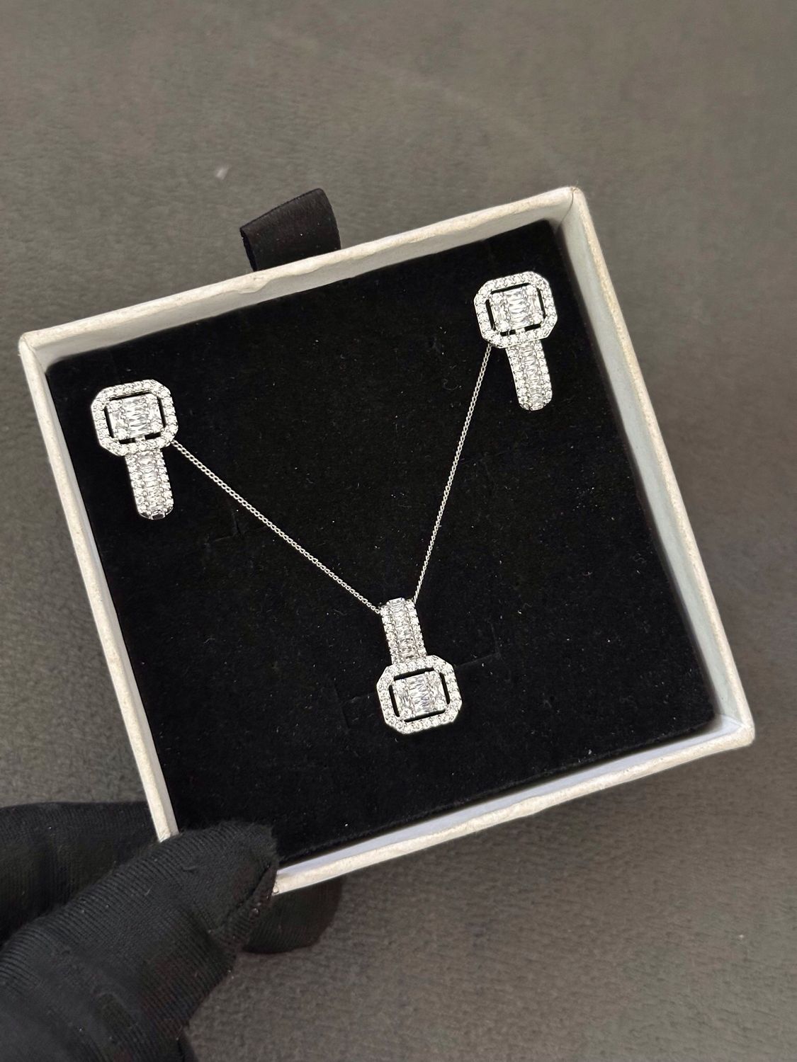 3040 Lily Silver Necklace