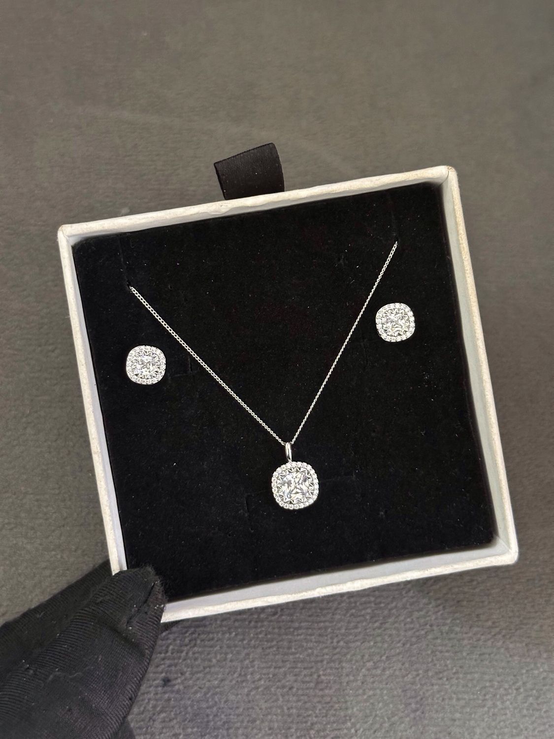 3040 Lily Silver Necklace