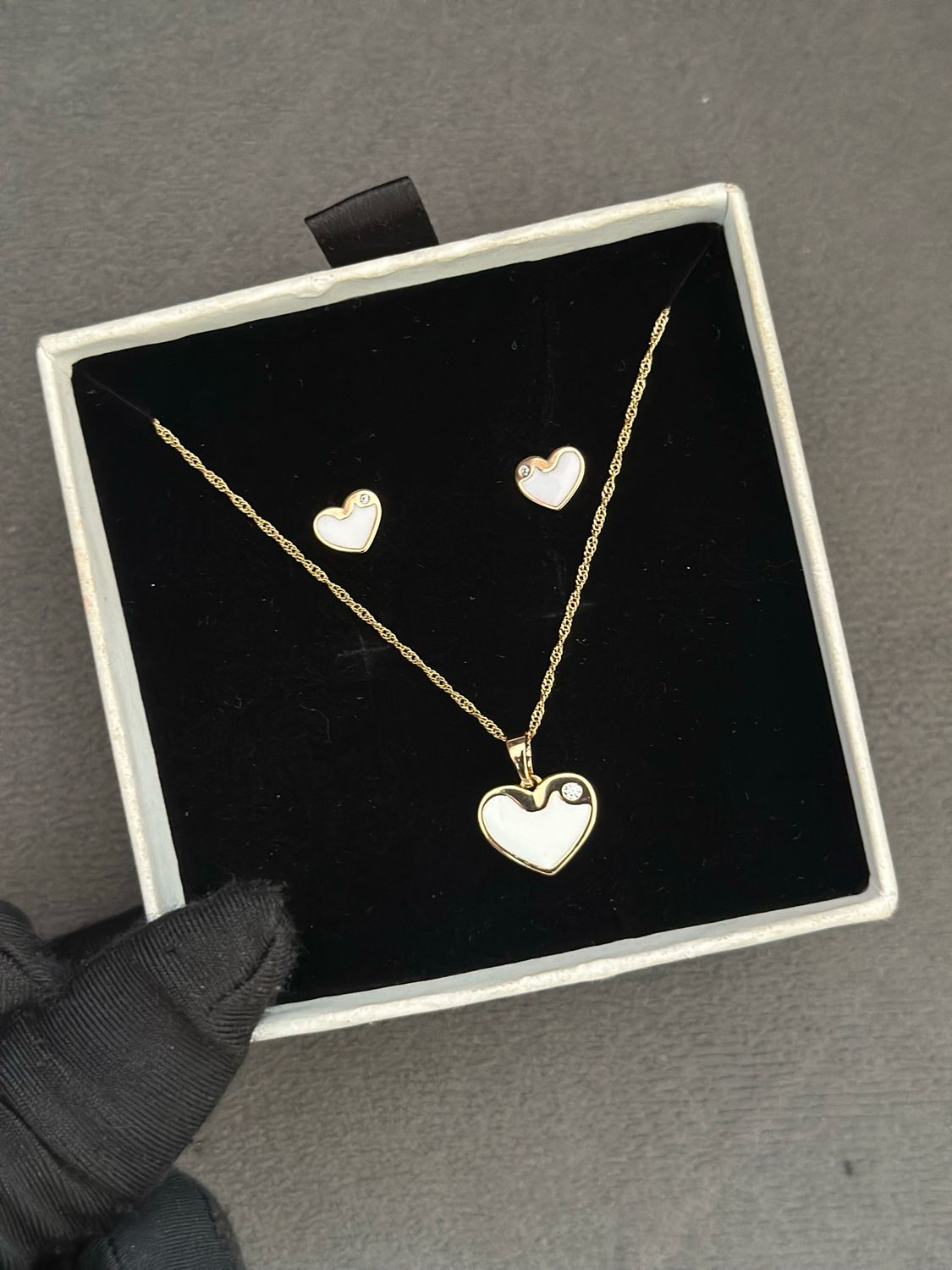 3042 Rosette Rose Gold Necklace