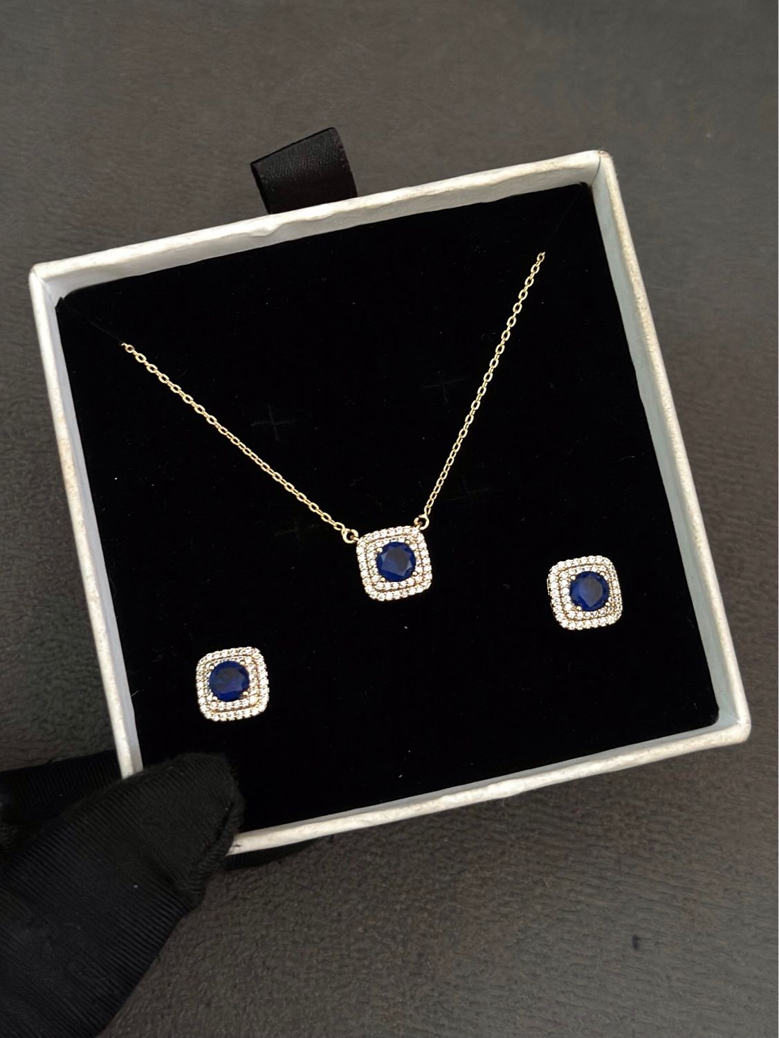 3182 Rosette Rose Gold Necklace