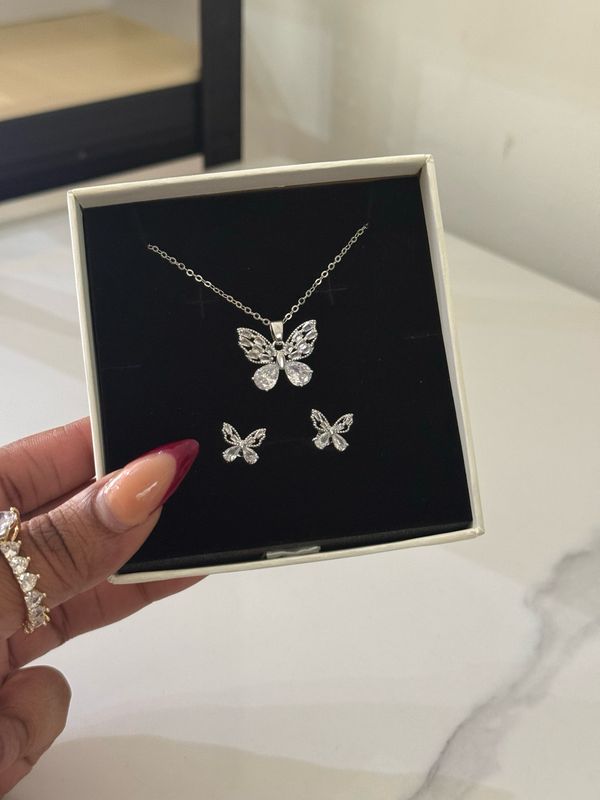 Nina Necklace