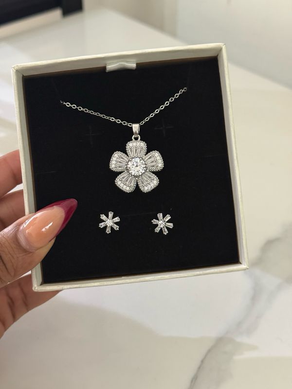 Nina Necklace