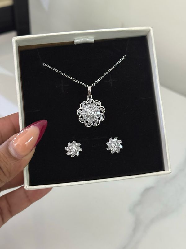 Nina Necklace