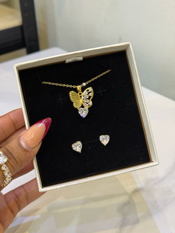 Nina Necklace