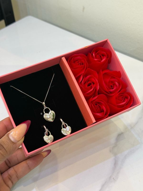 Lily Rose Gift Set