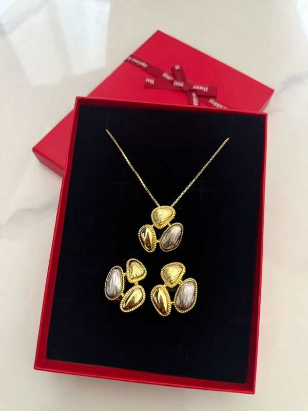 Nora Necklace