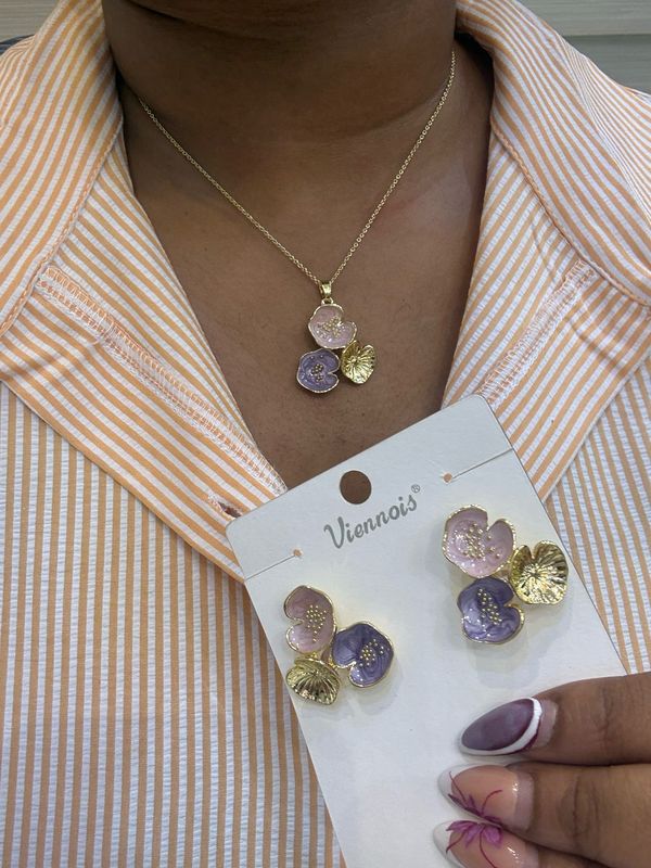 Nora Necklace
