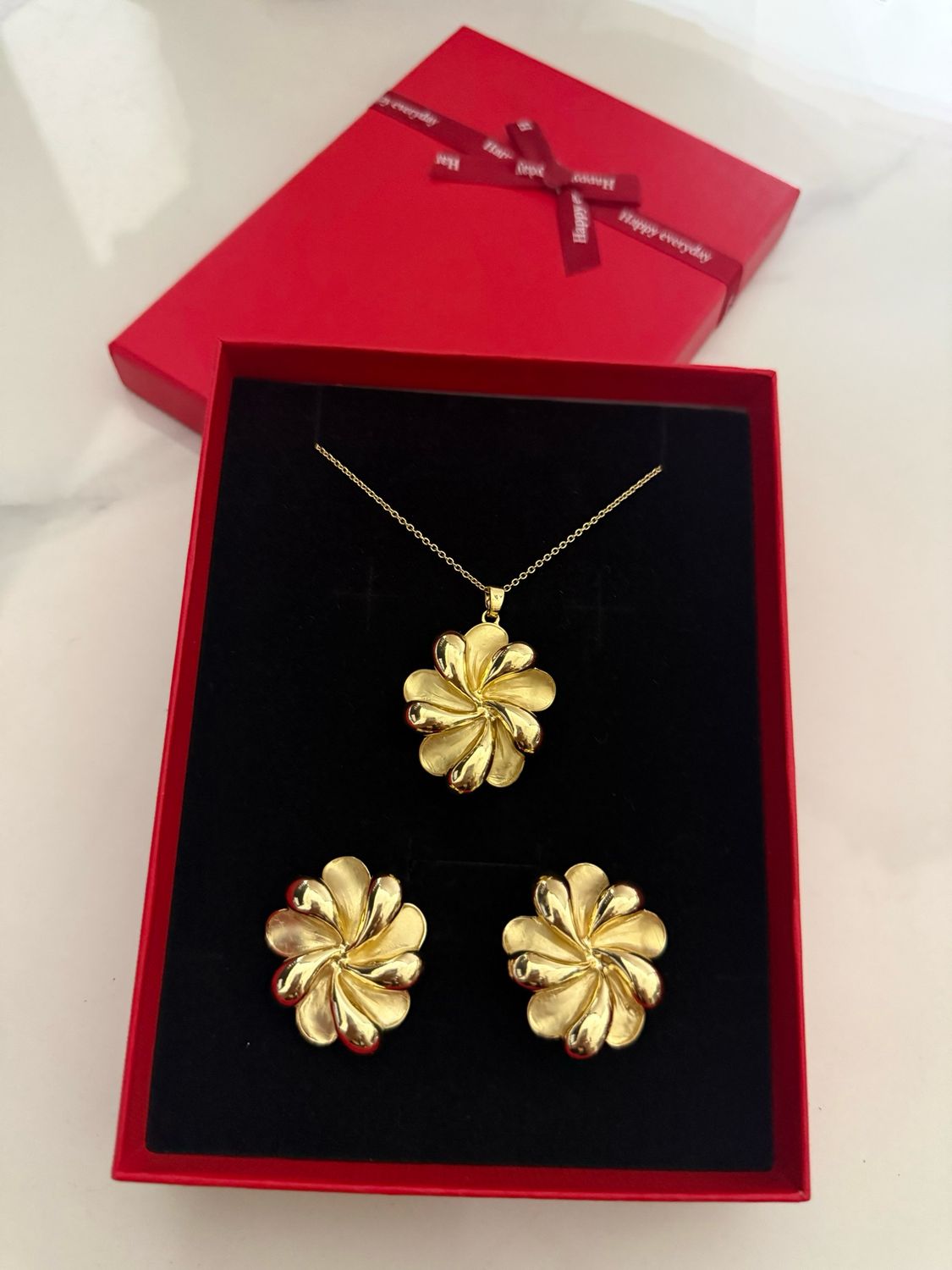 Nora Necklace
