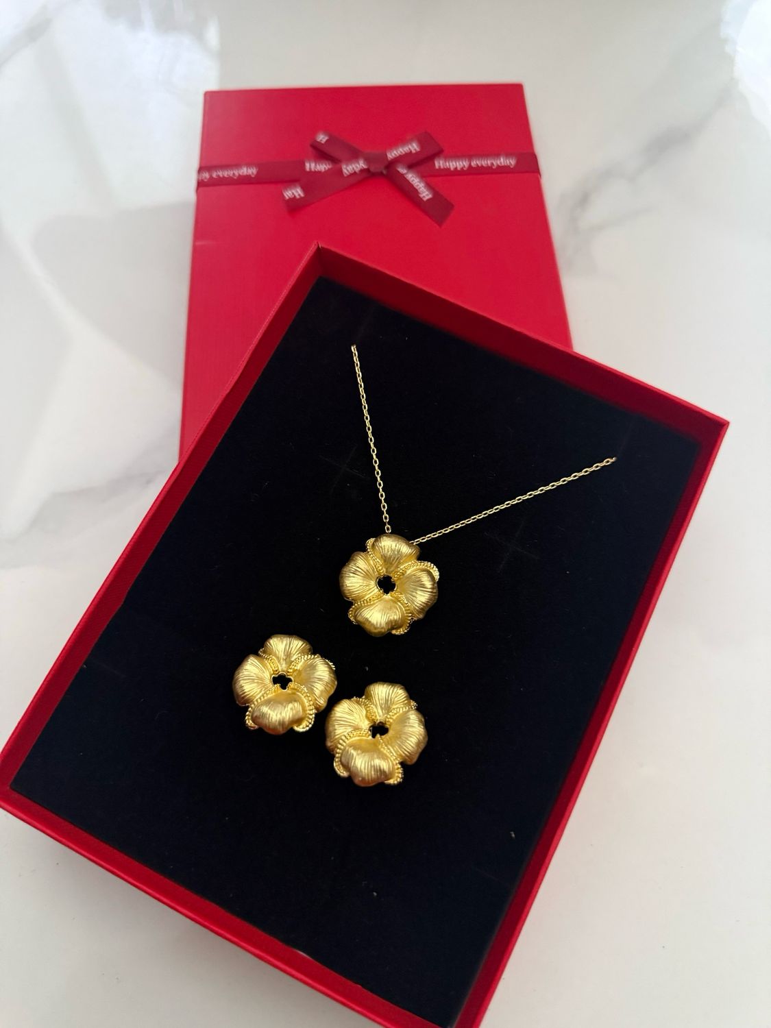 Nora Necklace