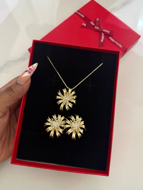 Nora Necklace