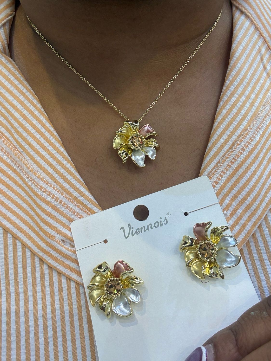 Nora Necklace