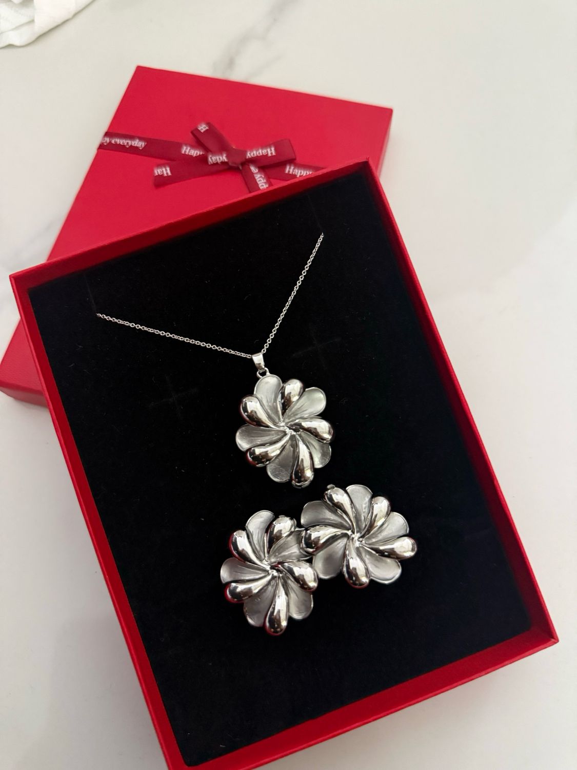 Nora Necklace