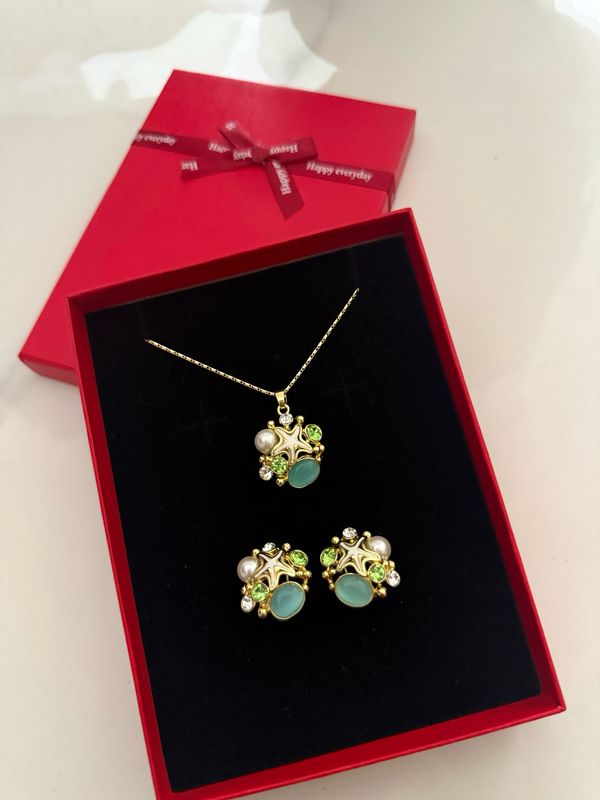 Nora Necklace