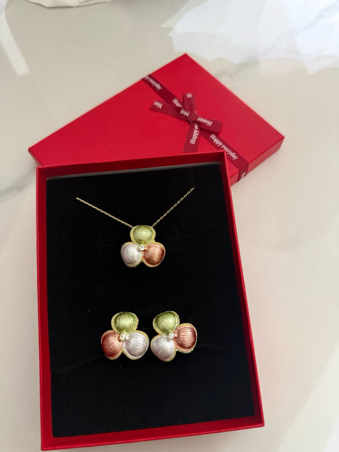 Nora Necklace
