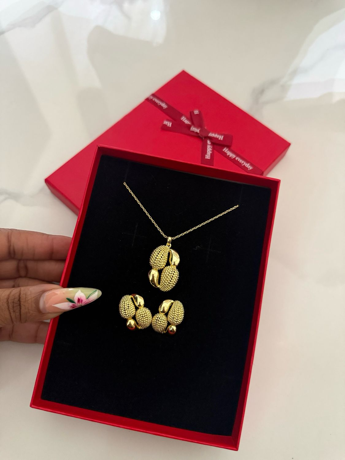 Nora Necklace