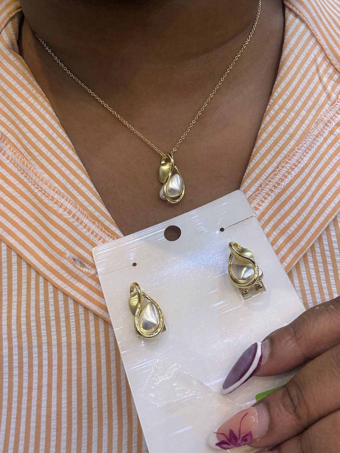 Nora Necklace