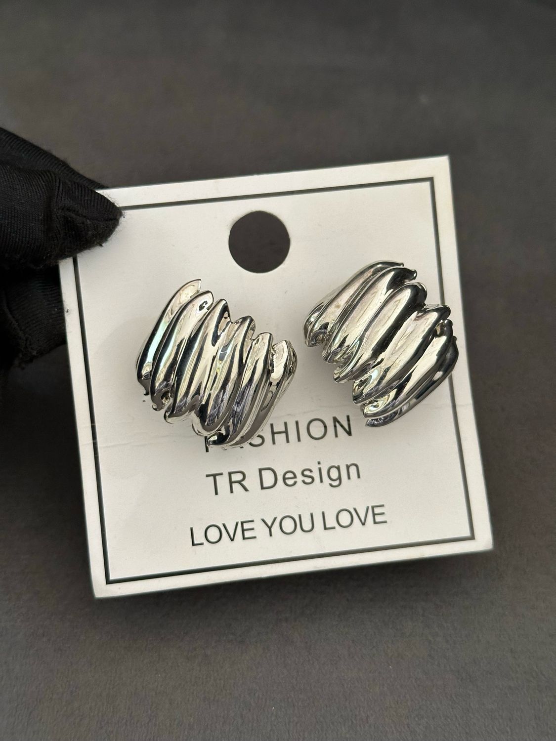 Sara Earring