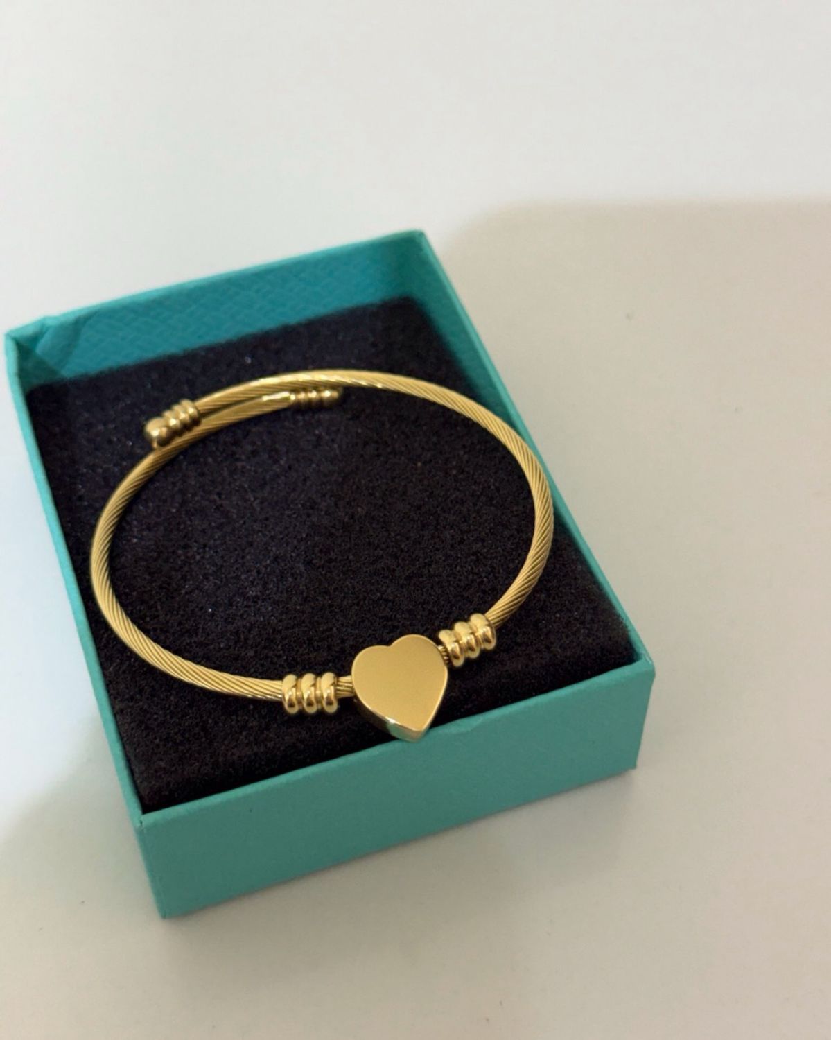 Eleen Bangle