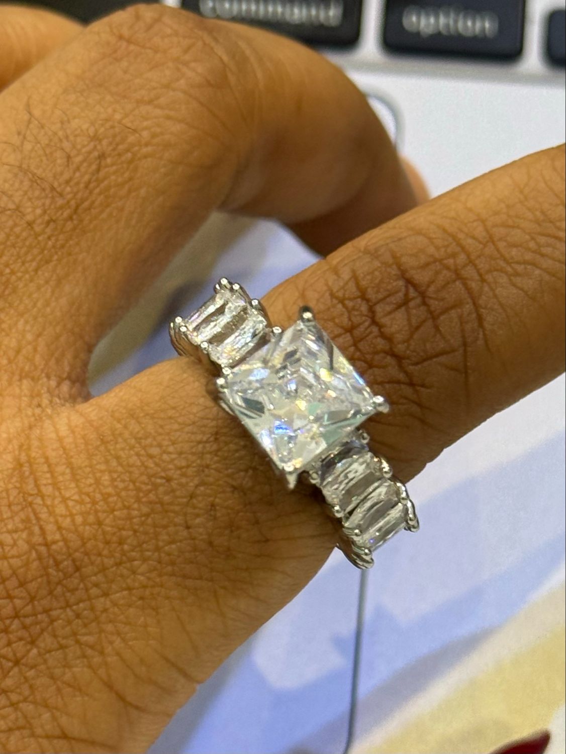 Lustre Ring