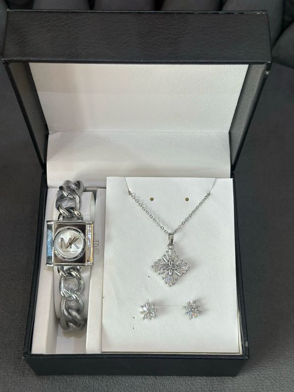 Nina &amp; Sadie Gift Set
