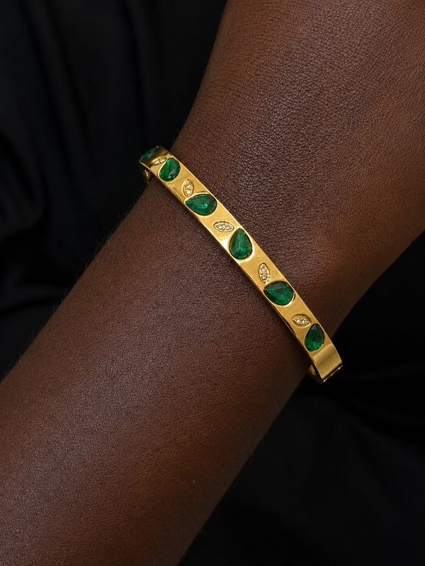 Ella Bangle