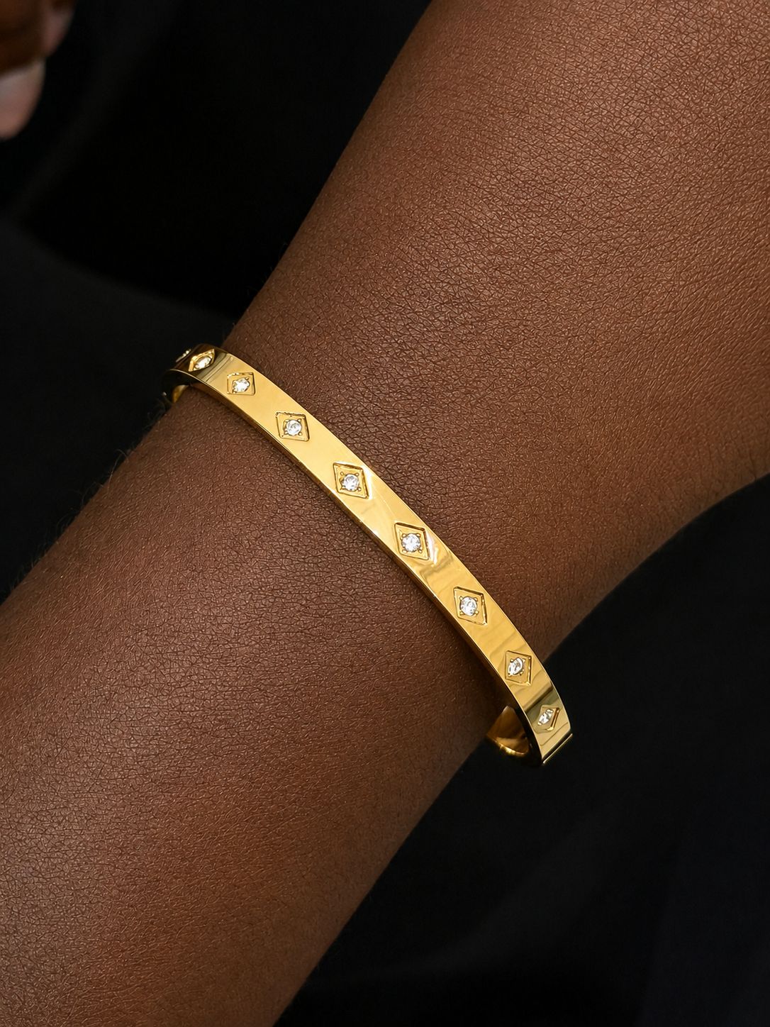 Ella Bangle