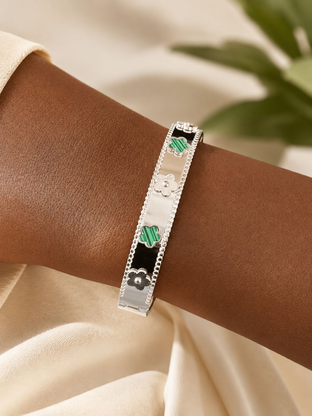 Ella Bangle