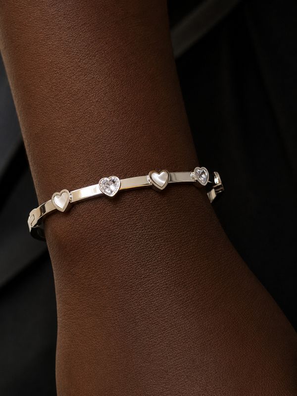 Ella Bangle