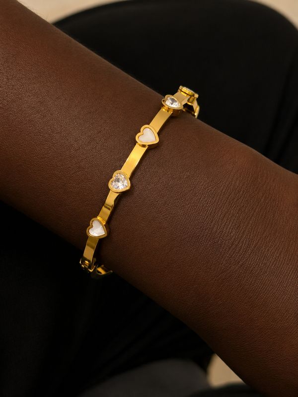 Ella Bangle