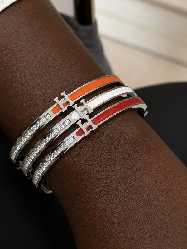 Ella Bangle