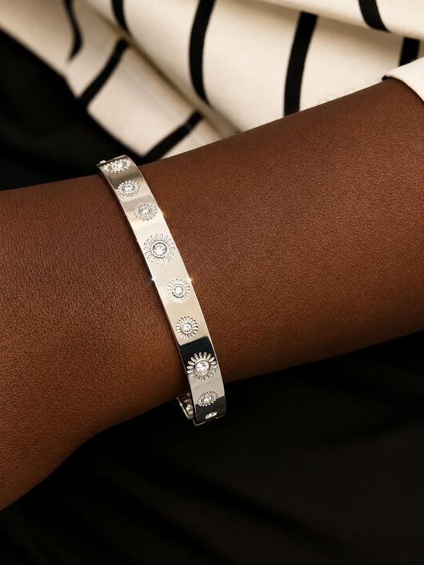 Ella Bangle
