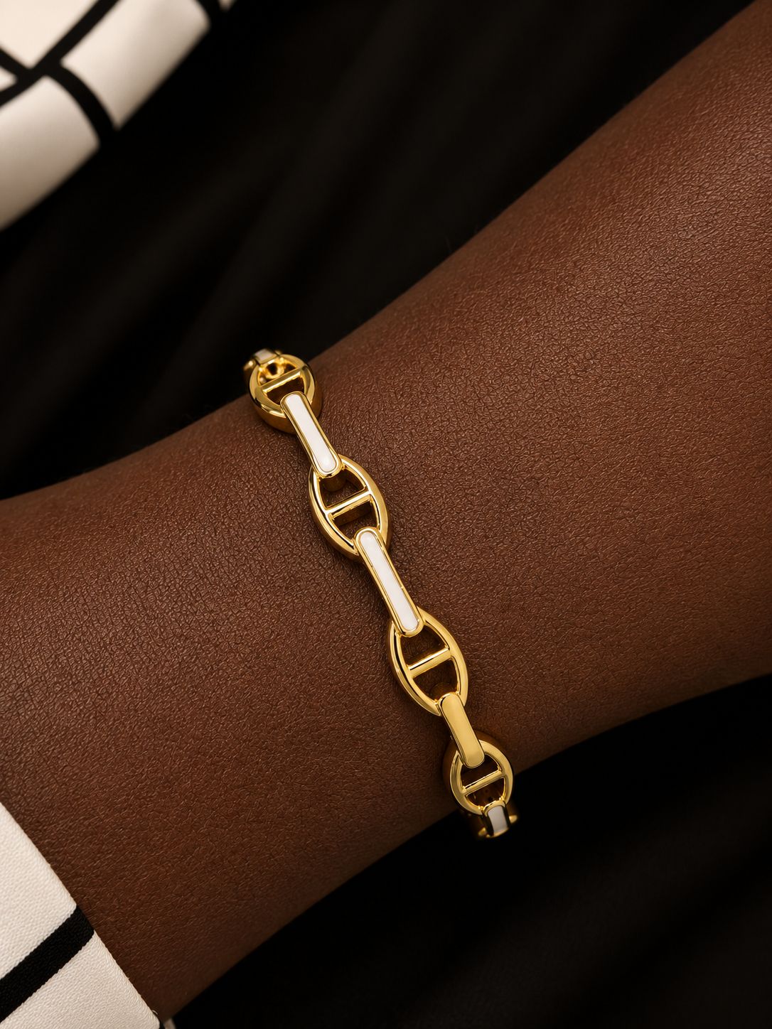 Ella Bangle