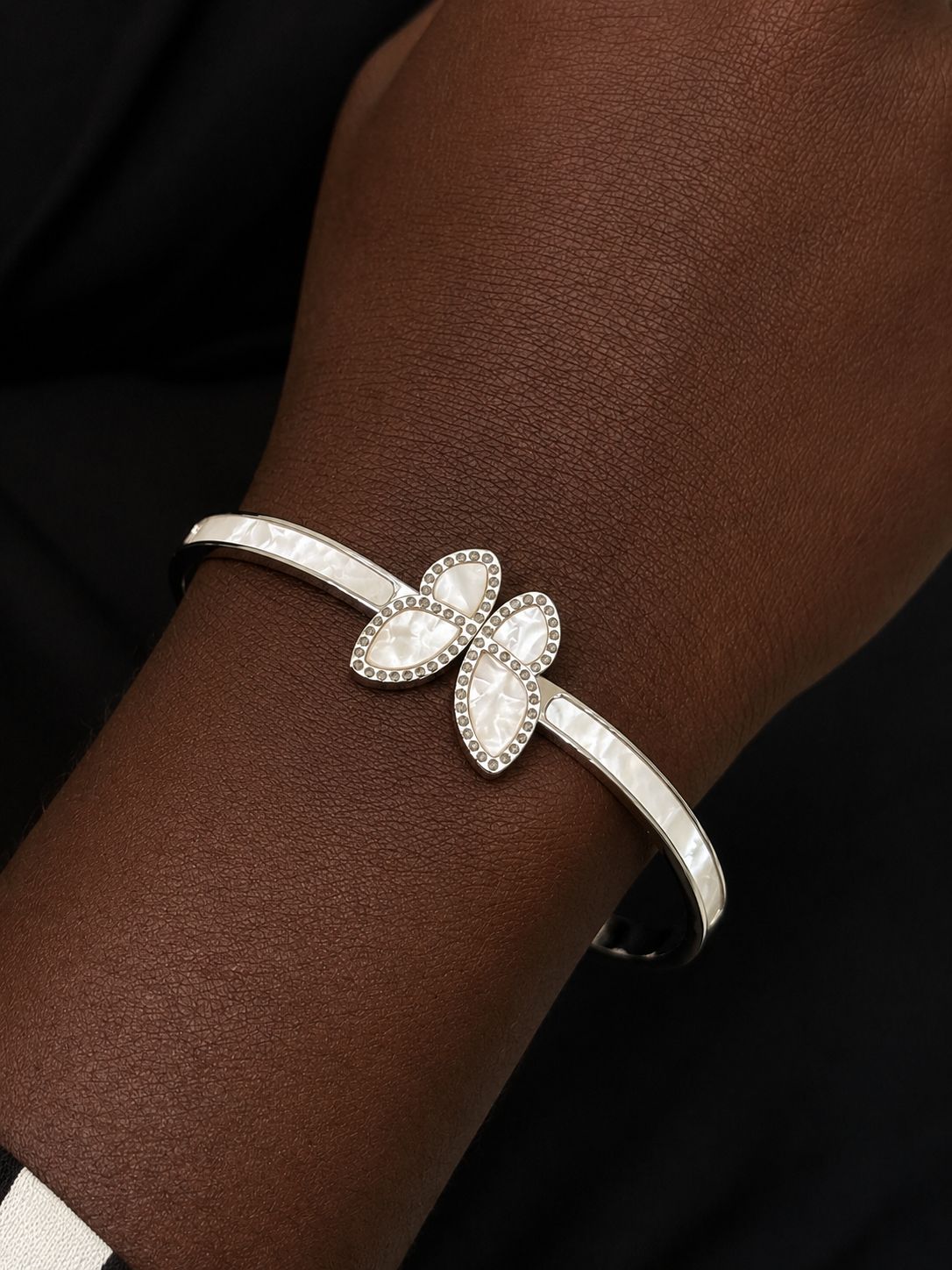 Ella Bangle