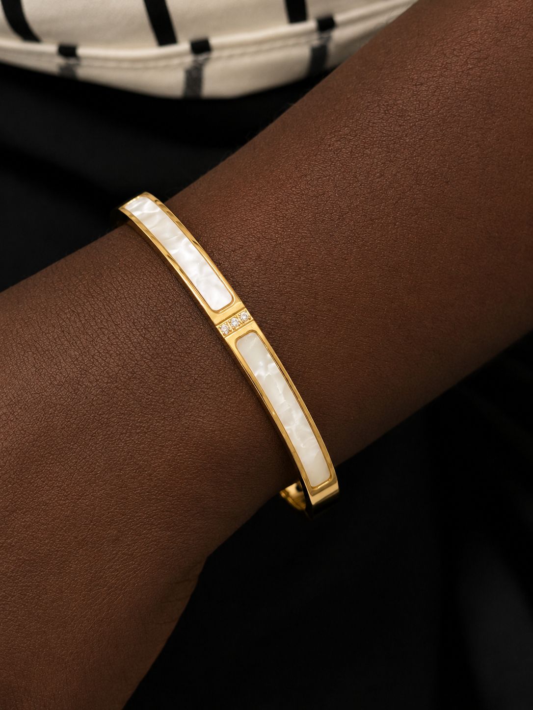 Ella Bangle