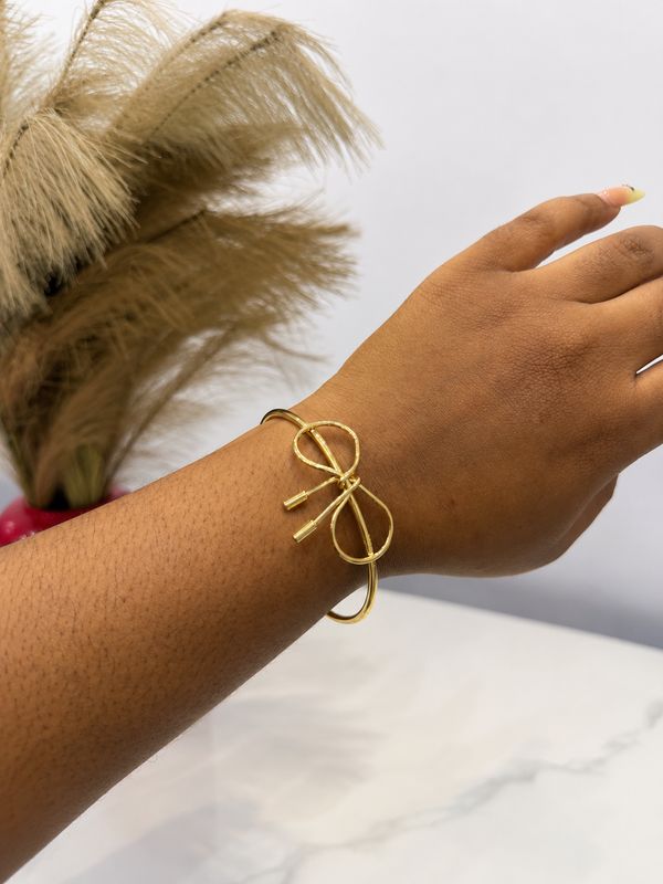 Ck Minimalist Bangle