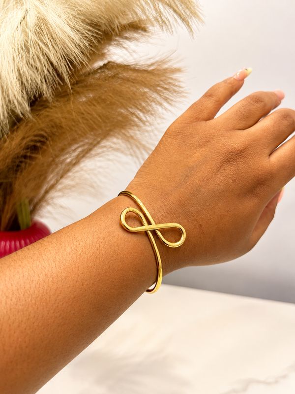 Ck Minimalist Bangle