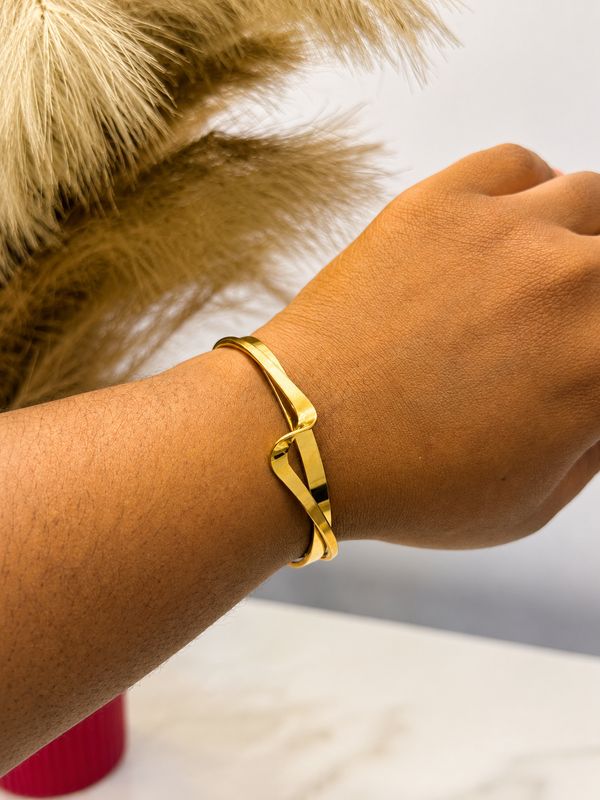 Ck Minimalist Bangle
