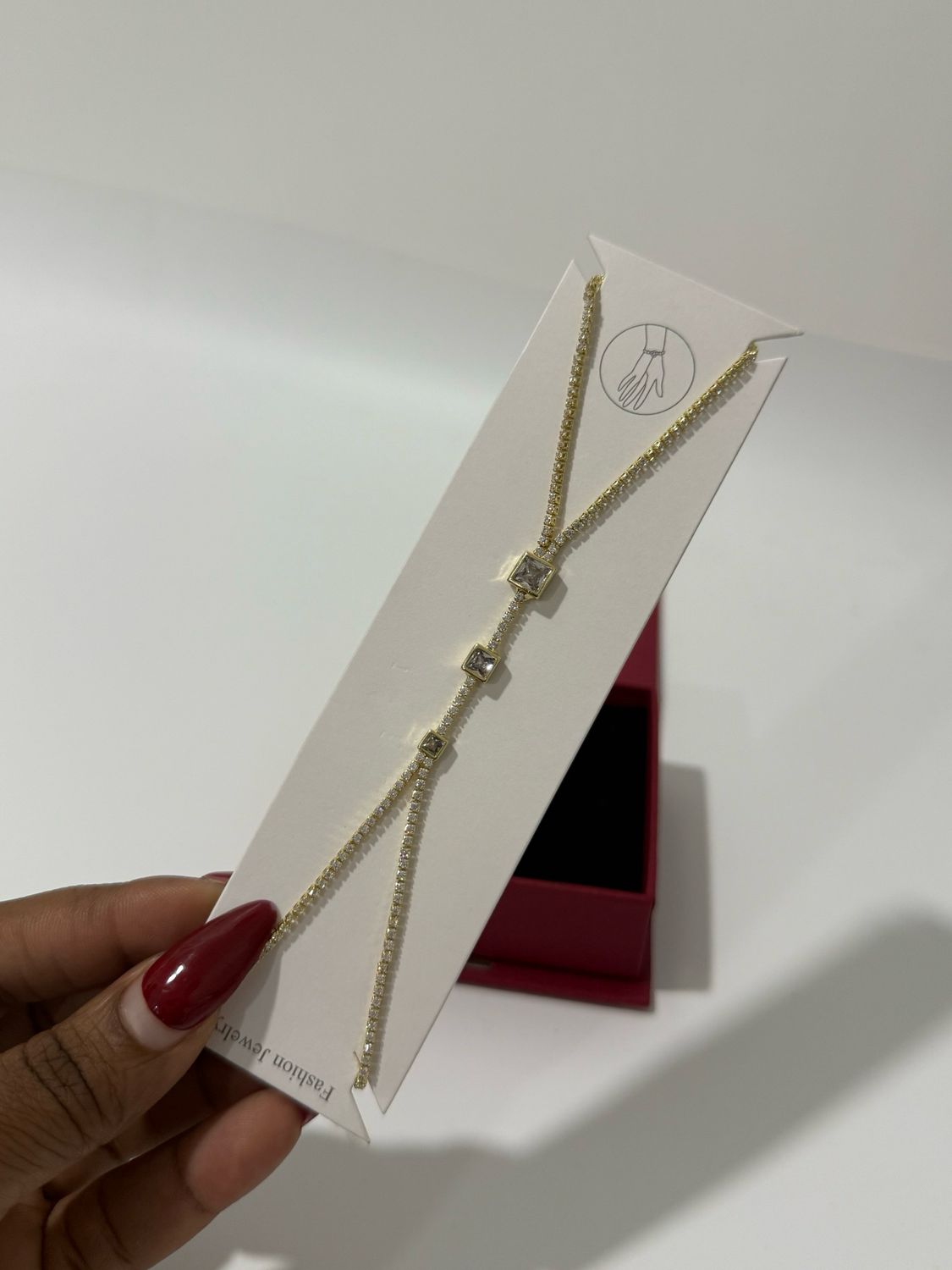 Lola Handchain