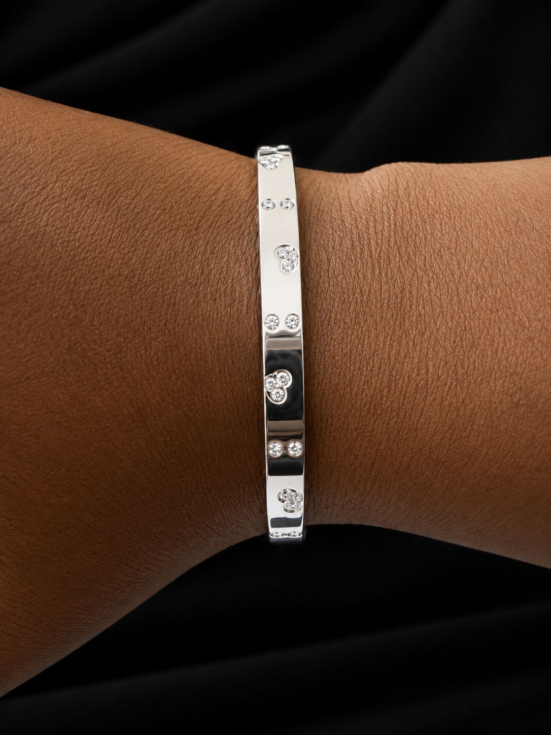 Ella Bangle