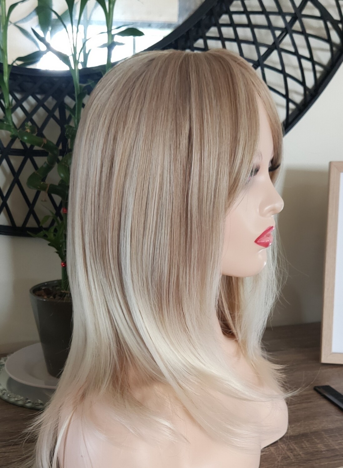 Bindy Wig | Blonde Layered with Highlights