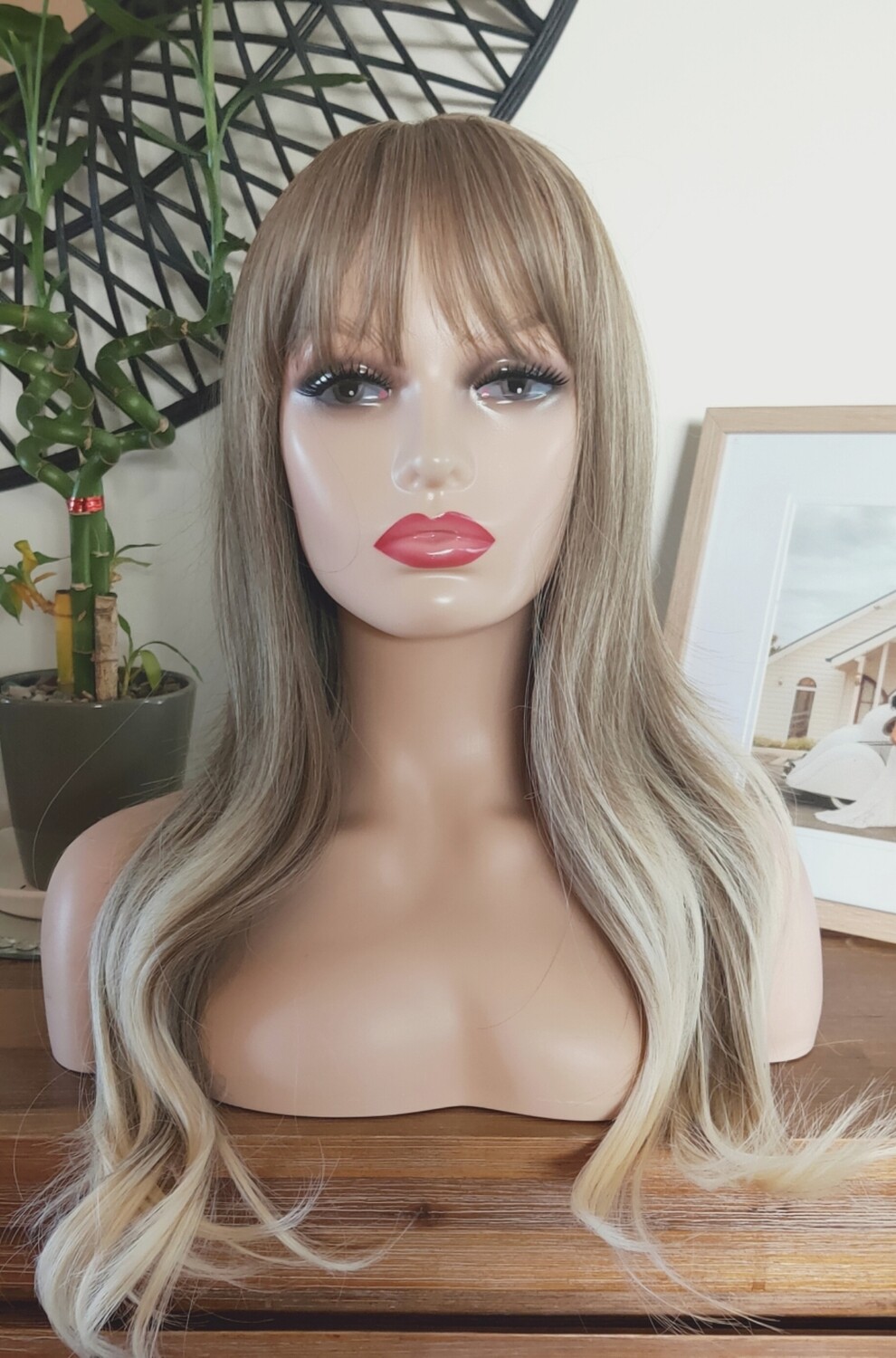Antonia Wig | Light Brown Blonde Ends