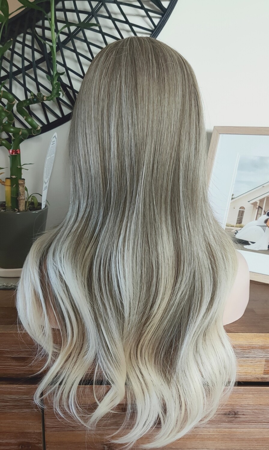 Antonia Wig | Light Brown Blonde Ends