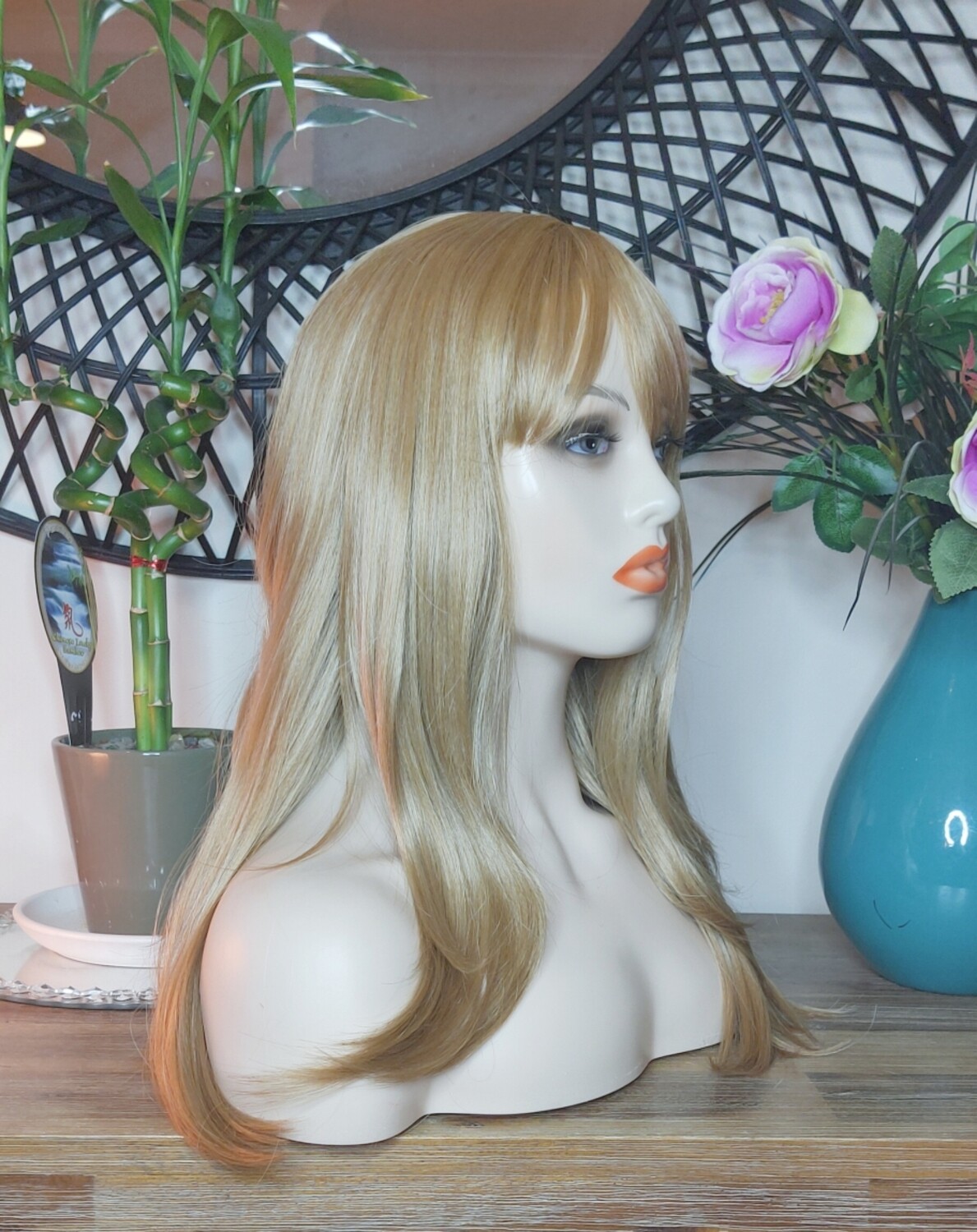 Deidre Wig | Ginger Blonde Layered