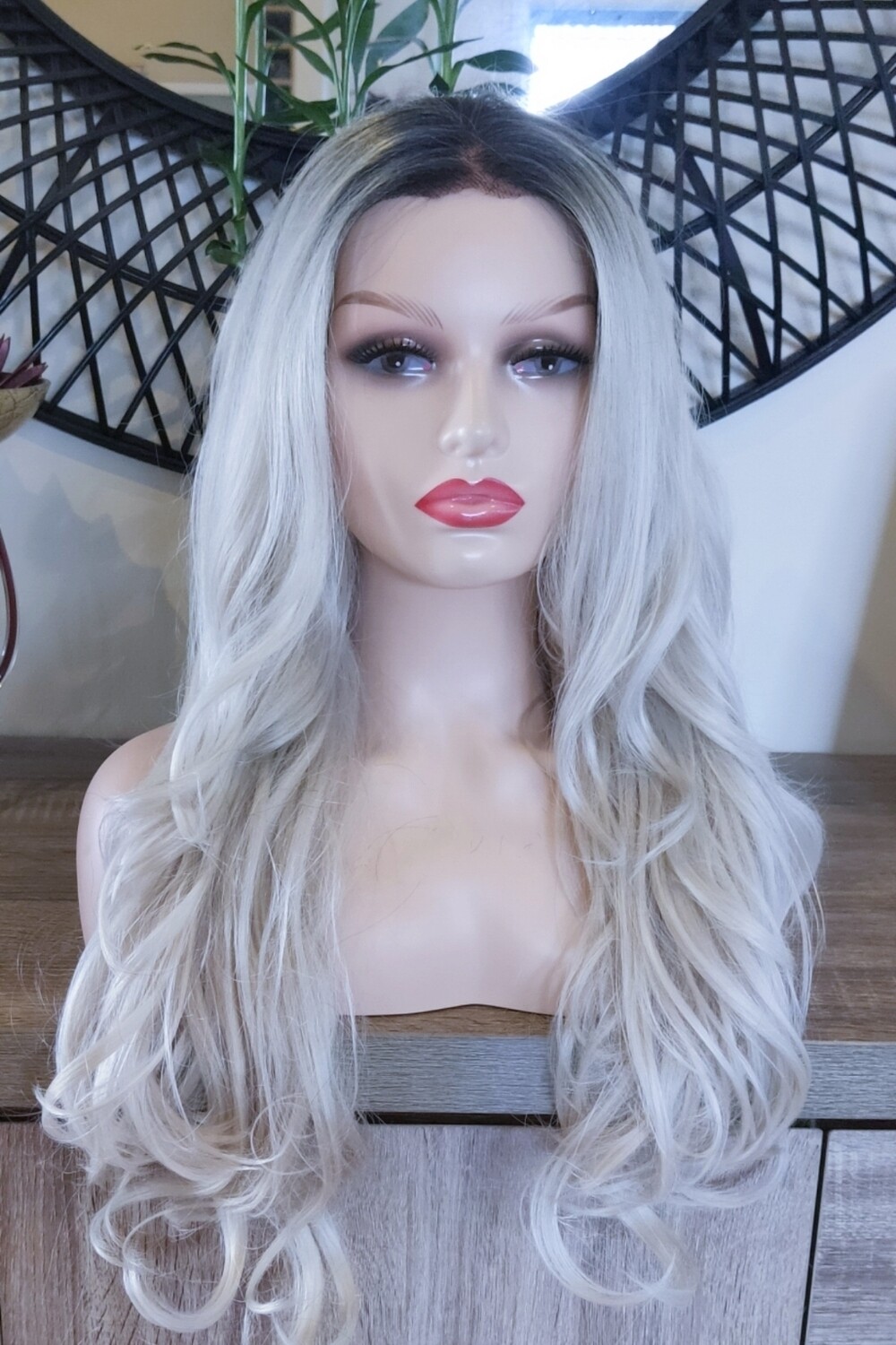 Pilette Wig | Platinum Blonde Ombre Wavy Free Part Lace Front