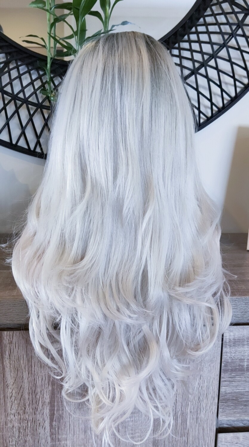 Pilette Wig | Platinum Blonde Ombre Wavy Free Part Lace Front