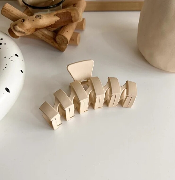 LARGE HAIR CLIP